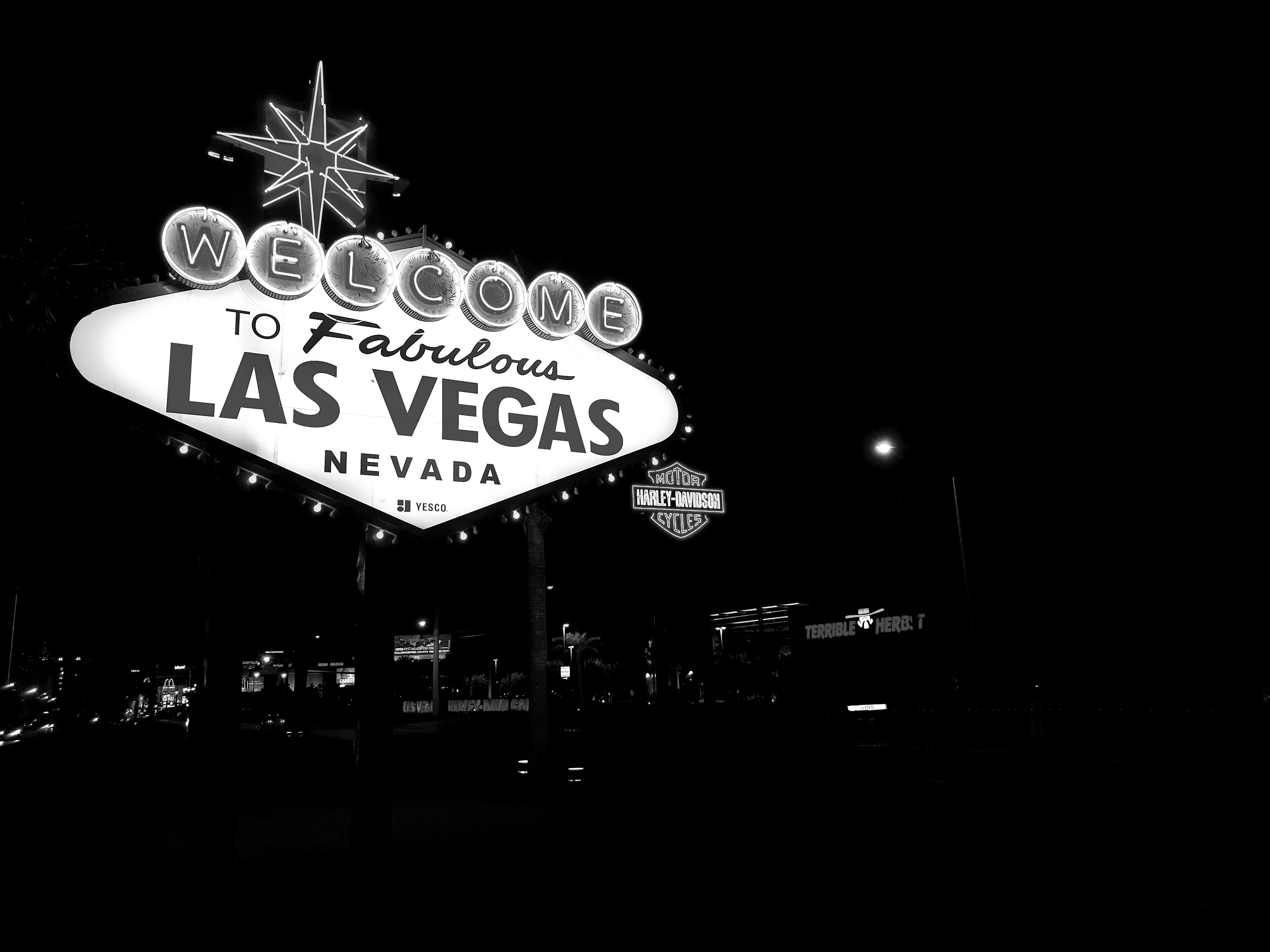 Are Online Casinos Halting Vegas Visitor Numbers?